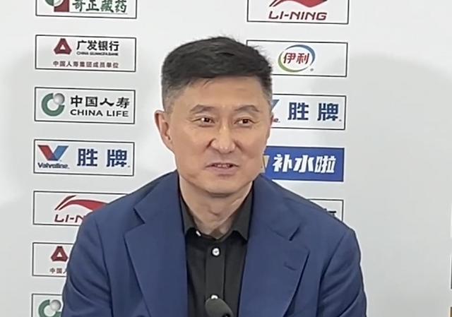 B体育app下载-是否感到遗憾？杜锋：拿不了冠军就遗憾么，我们有11个总冠军